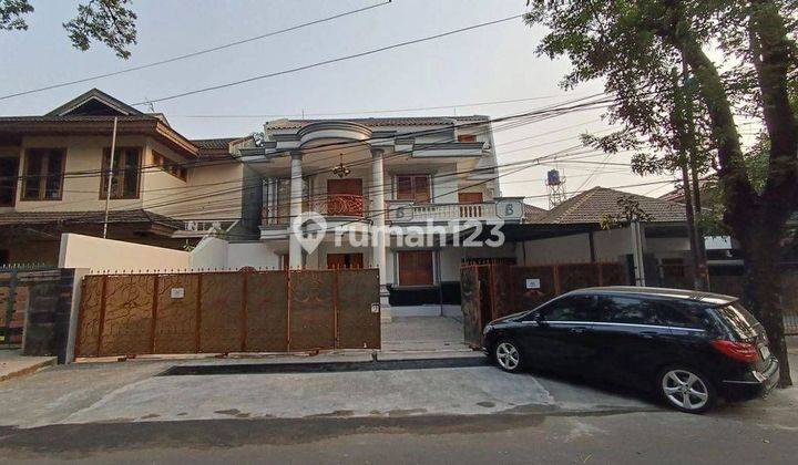 Dijual Cepat Rumah Mewah 3 Lantai Area Kebayoran Baru  2