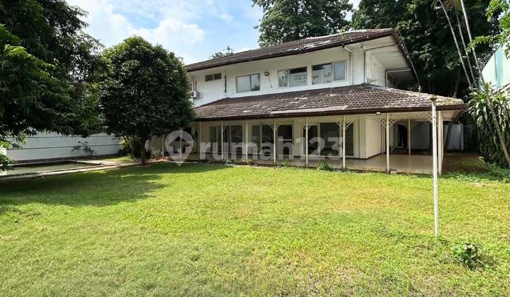 Kemang Land Calculation House Suitable for Office and Business