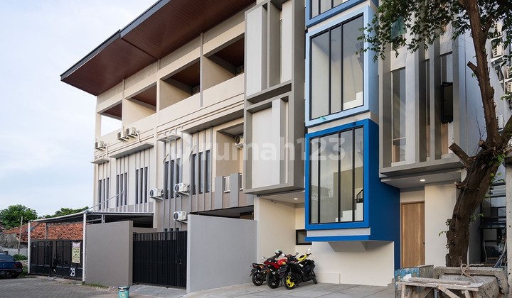 For sale. Fast! Fully Furnished Boarding House in Gandaria Near Fatmawati Raya