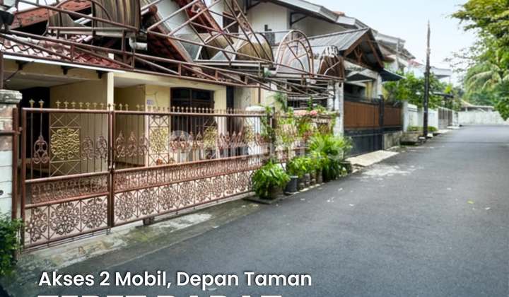 Best Price !!! Tebet House Facing Park with Access for 2 Cars