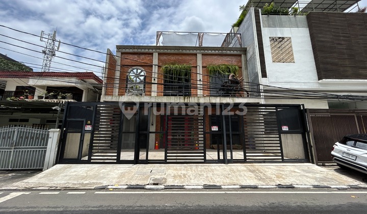 Rumah Bagus Setiabudi 3 Lantai Jalan Utama 2 Mobil Lebar