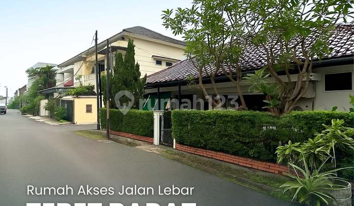For Sale, Move-In Ready House in West Tebet, Wide Road Access.