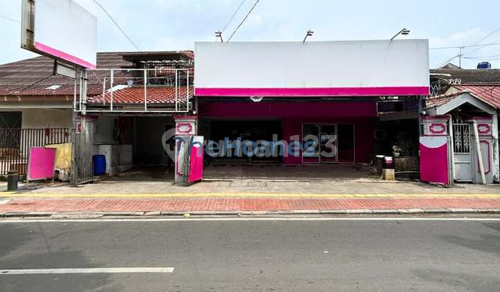 Old House for Sale in West Tebet, Strategic Location 2