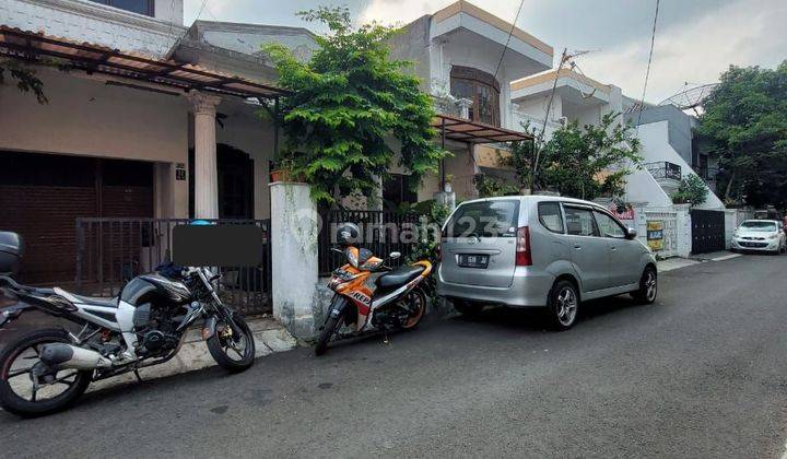 Rumah Tebet Di Lokasi Nyaman Jalan 2 Mobil  2