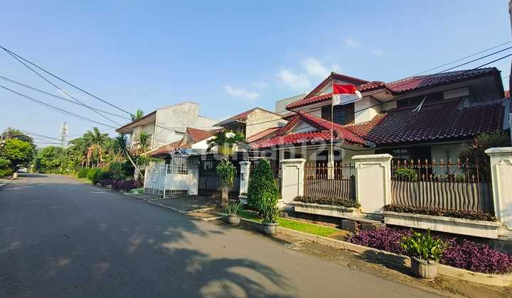 Dijual Rumah Lama Gudang Peluru Siap Huni Akses Jalan 3 Mobil 2