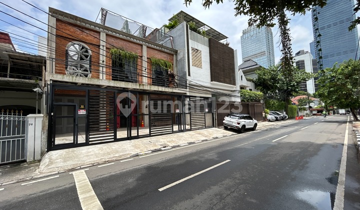 Rumah Bagus Setiabudi 3 Lantai Jalan Utama 2 Mobil Lebar 2