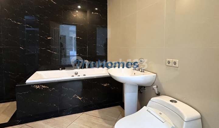 Di Jual Rumah Mewah Setibudi Best Location 2