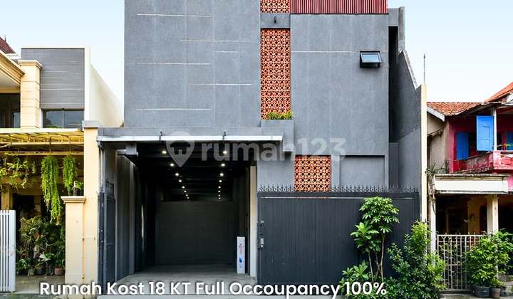 For Sale: Boarding House with 18 Rooms, Full Occupancy, 2-Car Road Access