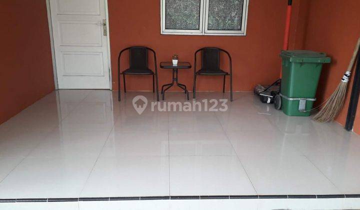 Rumah 2 Lantai Perumahan Arcadia Kondisi Bagus  2