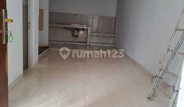 For Rent. Cheap 2-story House. Strategic Location.