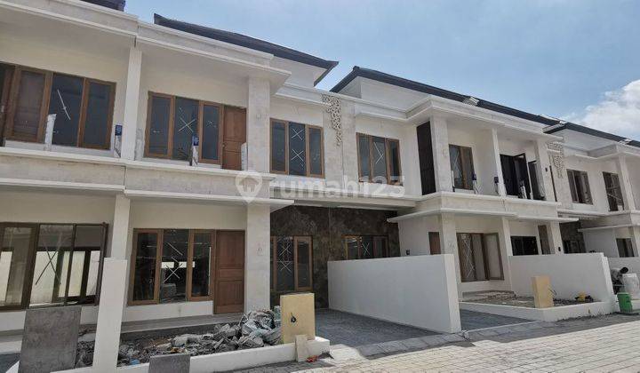 Dijual perumahan elite one gate system di kawasan exclusive di Sunset Road, Seminyak, Kuta.    Rumah Unfurnished Baru SHM - Sertifikat Hak Milik di Seminyak 1