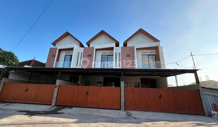 House For Sale!!    A house with a modern minimalist concept located in Tukad Balian, South Denpasar close to Renon and Sanur.     New Unfurnished House in South Denpasar SHM - Certificate of Ownership 1