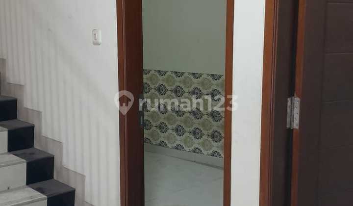 Large 2-Story Shophouse on Jl Kh Hasyim Ashari, Central Tangerang City 2