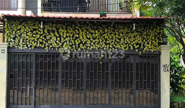 Rumah 2 Lt Dekat Pintu Tol Meruya Jakarta Barat