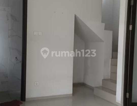 Rumah 2 LT Dekat Club Hause dan Mall Graha Raya Tangerang Rumah 2 LT Dekat Club Hause dan Mall Graha Raya Tangerang