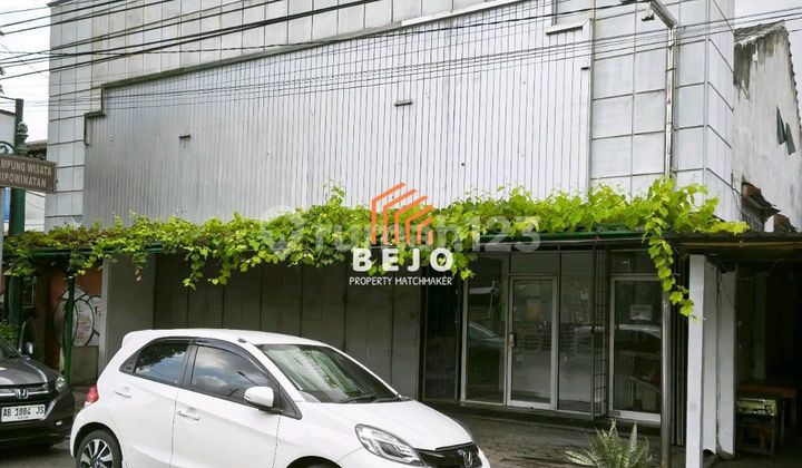 For Rent Commercial Building in City Center Banking and Shop Area 1