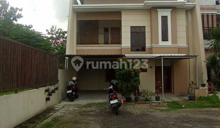For Rent Office Suitable House Near Ambarukmo Plaza 2