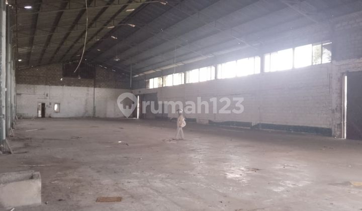 For Rent: Spacious and Cheap Warehouse in Bantul with Container Access