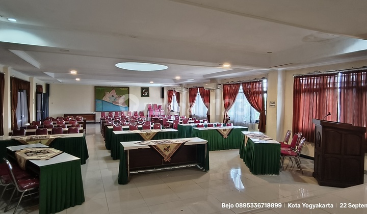 For Rent 3-Story Building in the City Center Near the Monument For Rent 3-Story Building in the City Center Near the Monument