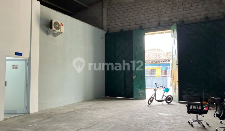 Warehouse Office for Rent, Good Location in East Imogiri, Container Access