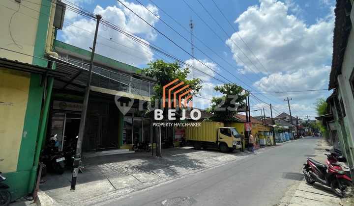 For Rent: Business Building on Jalan Kaliurang Km 5 For Rent: Business Building on Jalan Kaliurang Km 5