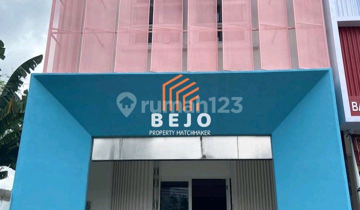 For Rent 2-Story Shop House Premium Commercial Location Seturan 1