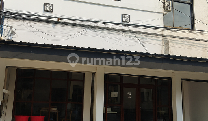 For Rent 2-Story Shop House Near UGM Suitable for Office/Business
