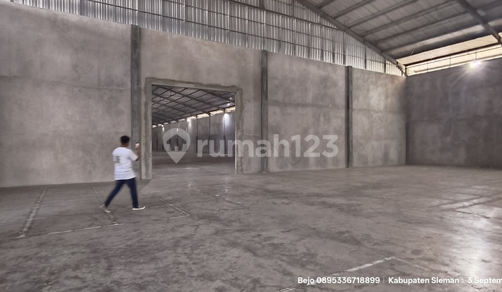 Large Scale Warehouse for Rent in Sleman Ready to Use