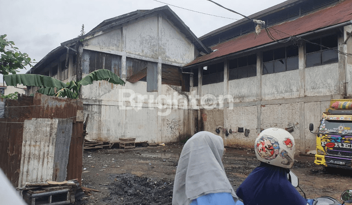 DISEWAKAN GUDANG JARAK SEJENGKAL DARI SUNGAI MUSI DAN PASAR SEKANAK PALEMBANG, DEKAT BENTENG KUTO BESAK - RIVER SIDE - RS AK GANI - KANTOR POS PUSAT KOTA - STASIUN KERTAPATI - JEMBATAN AMPERA DAN JEMBATAN MUSI 6 - AKSES LANGSUNG KE JALAN TOL 2