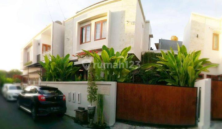 Dijual Beautiful Modern House Mahendradatta 1