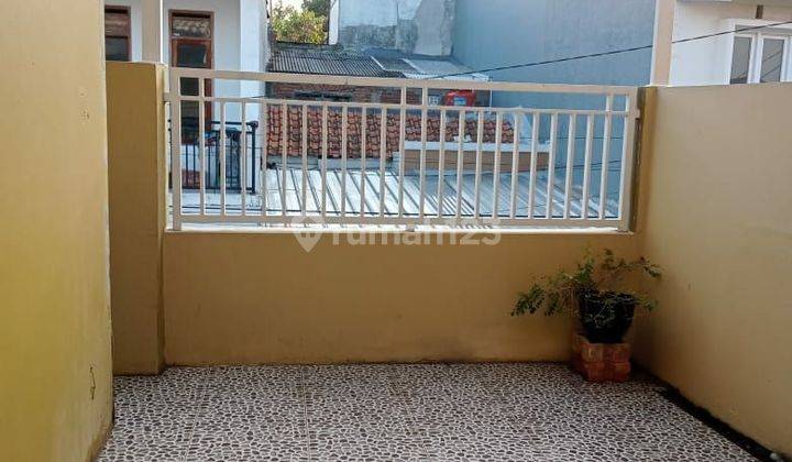 Rumah minimalis 2 lt Di Komplek Cipageran dekat ke Pusat Kota