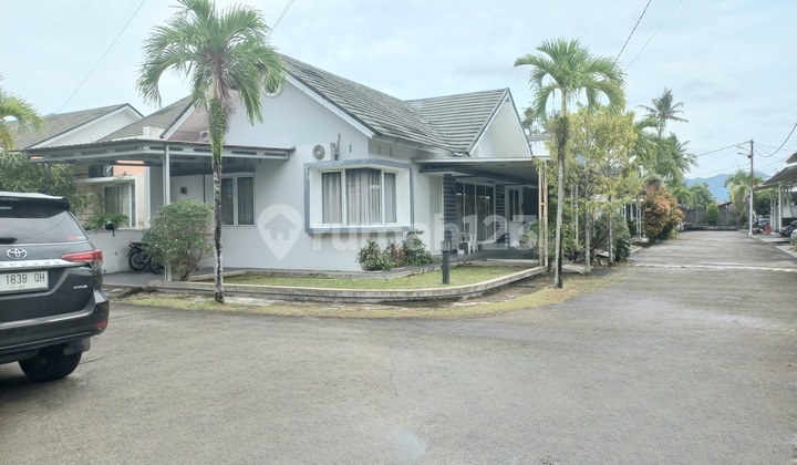 House for Sale in Padang Luxury Cluster 3 Bedrooms Type 110 Teak Near Adabiah East Padang 2