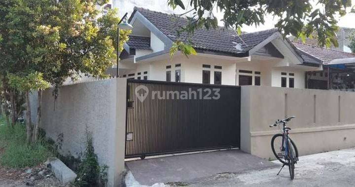 Rumah Bagus Terawat Sangat Siap Huni di Gading Tutuka 1