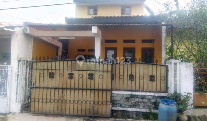 Rumah 2 Lantai Ada 3 Kamar Tidur di Gading Tutuka 1