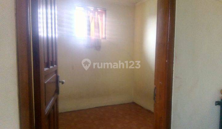 Rumah 2 Lantai Ada 3 Kamar Tidur di Gading Tutuka 2