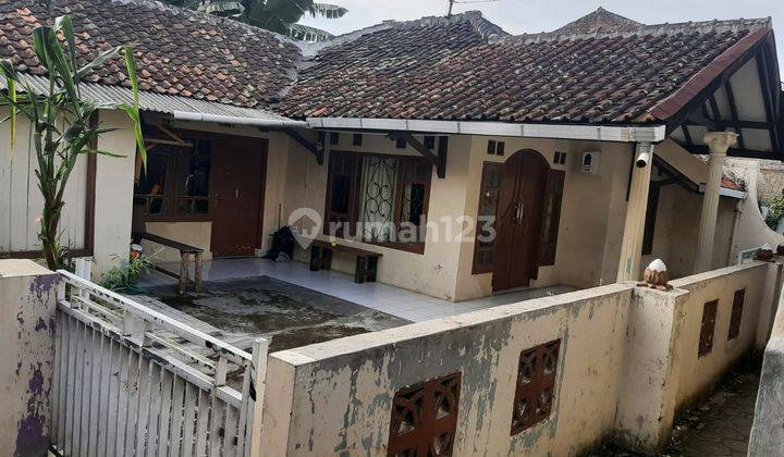 Rumah Adem Lingkungan Nyaman di Padasuka, Cimahi