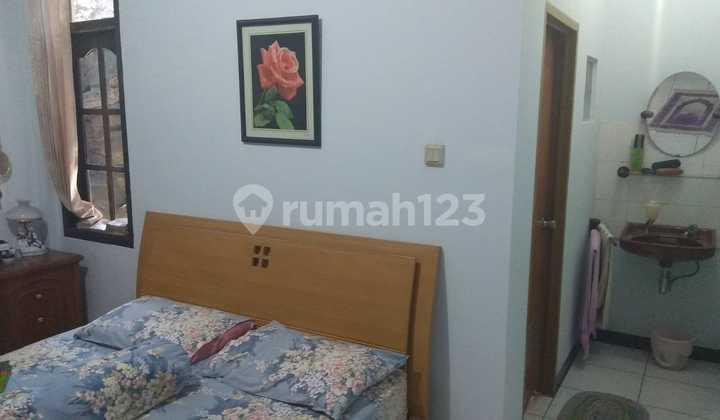 Rumah Strategis Dekat Kampus di Sekelimus 2