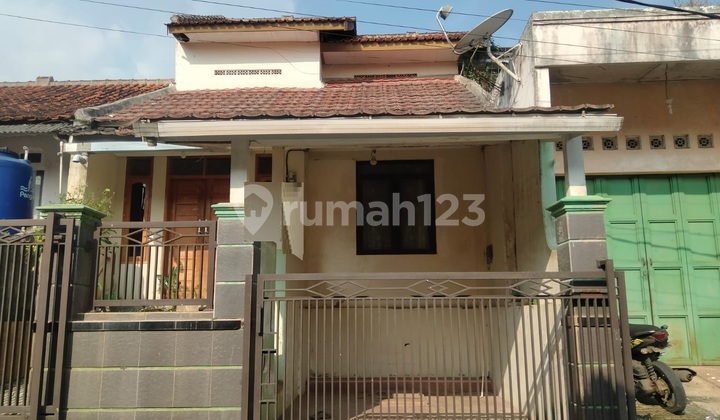 Rumah Lokasi Strategis Berada di Jalan Utama Limbangan, Garut