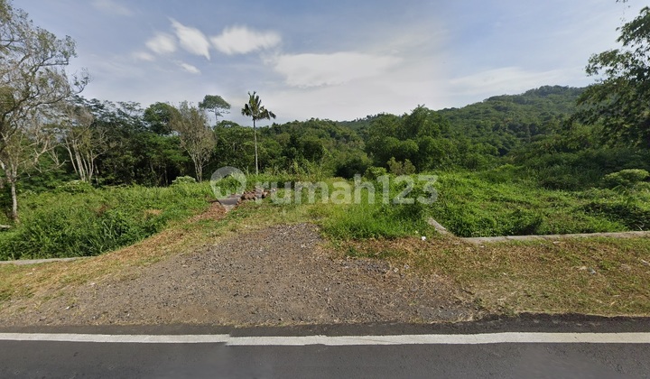 Land with a very strategic location in Ciamis.