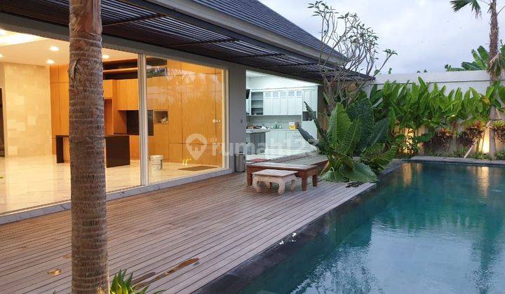 Leasehold Minimalist Villa 5 Beds At Kerobokan 2