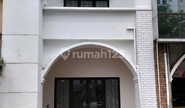 Purimas Ready-to-Use Shop House in Gununganyar (Nat)