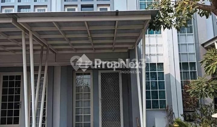 Rumah Modern Grand Pakuwon Queensland Surabaya Barat