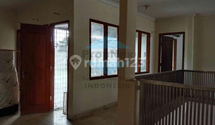 Rumah Modern Villa Bukit Indah Pakuwon Surabaya Barat 2