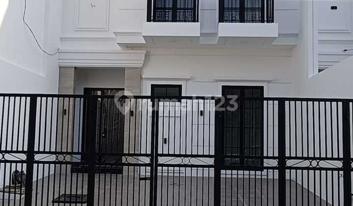 GRESS Rumah American Style Di Sutorejo Surabaya 2