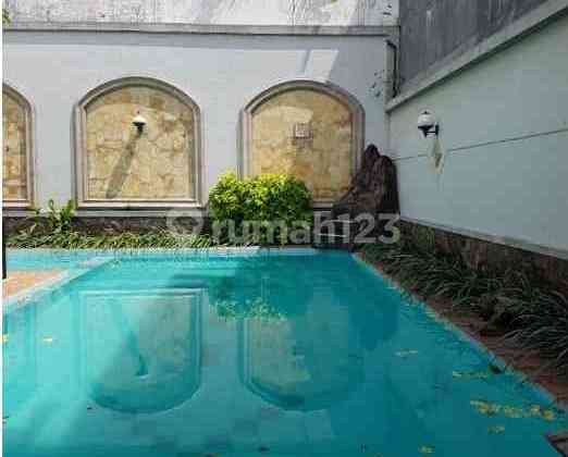 Rumah Mewah Lengkap Ada Pool di Taman Hunian Satelit (Ln) 2