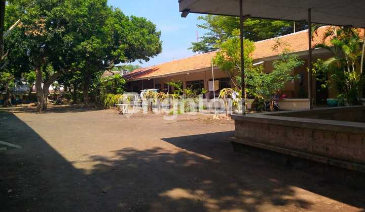 House and Shop Probolinggo in the Center of Activity 2