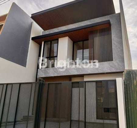 2-Story House in Manyar Kertoarjo, Brand New