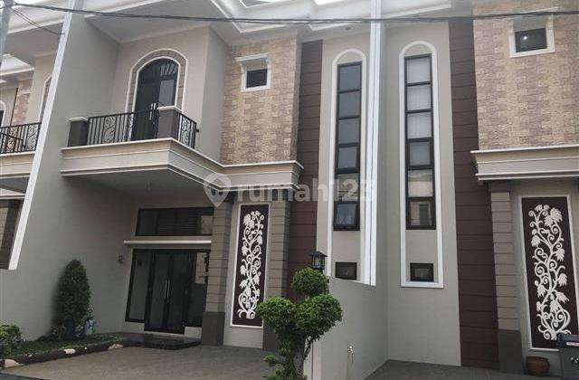 Rumah 2 Lantai Baru Furnished SHM di Kranggan, Bekasi 1