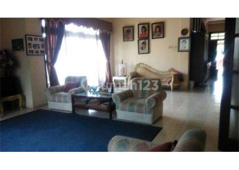 Rumah 2 Lantai Bagus Semi Furnished SHM di Cinere, Jakarta Selatan 1