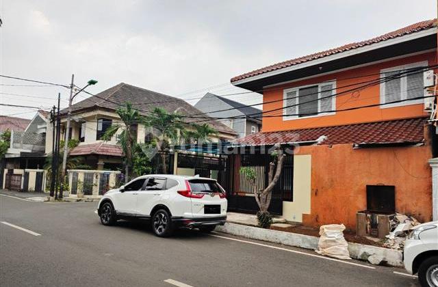 Rumah 2 Lantai Bagus Semi Furnished SHM di Kayu Putih, Jakarta Timur 2